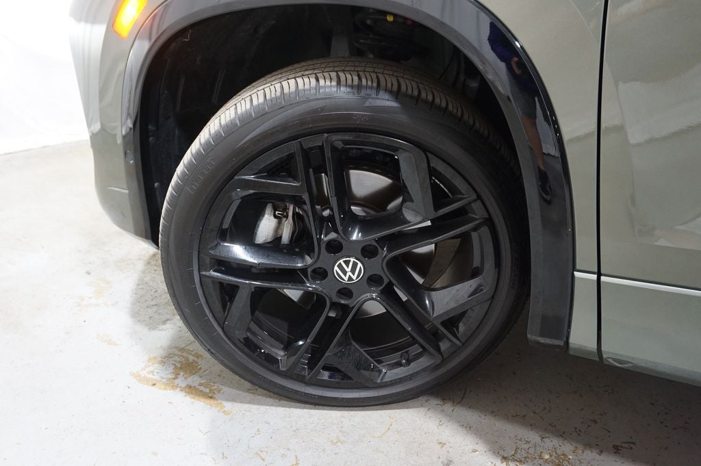 2025 Volkswagen Tiguan 2.0T SE R-Line Black