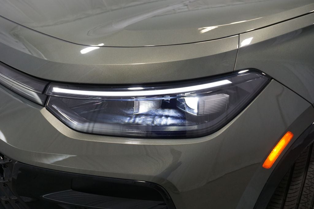 2025 Volkswagen Tiguan 2.0T SE R-Line Black