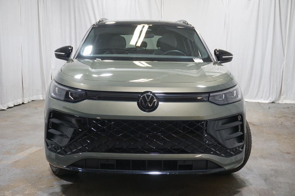 2025 Volkswagen Tiguan 2.0T SE R-Line Black