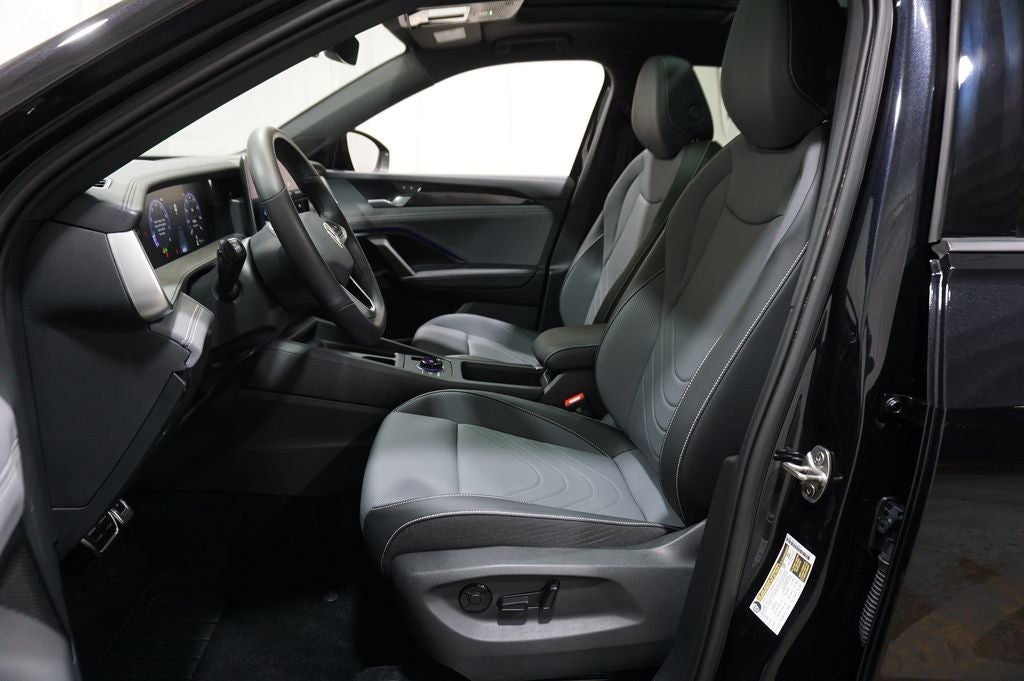 2025 Volkswagen Tiguan 2.0T SE R-Line Black