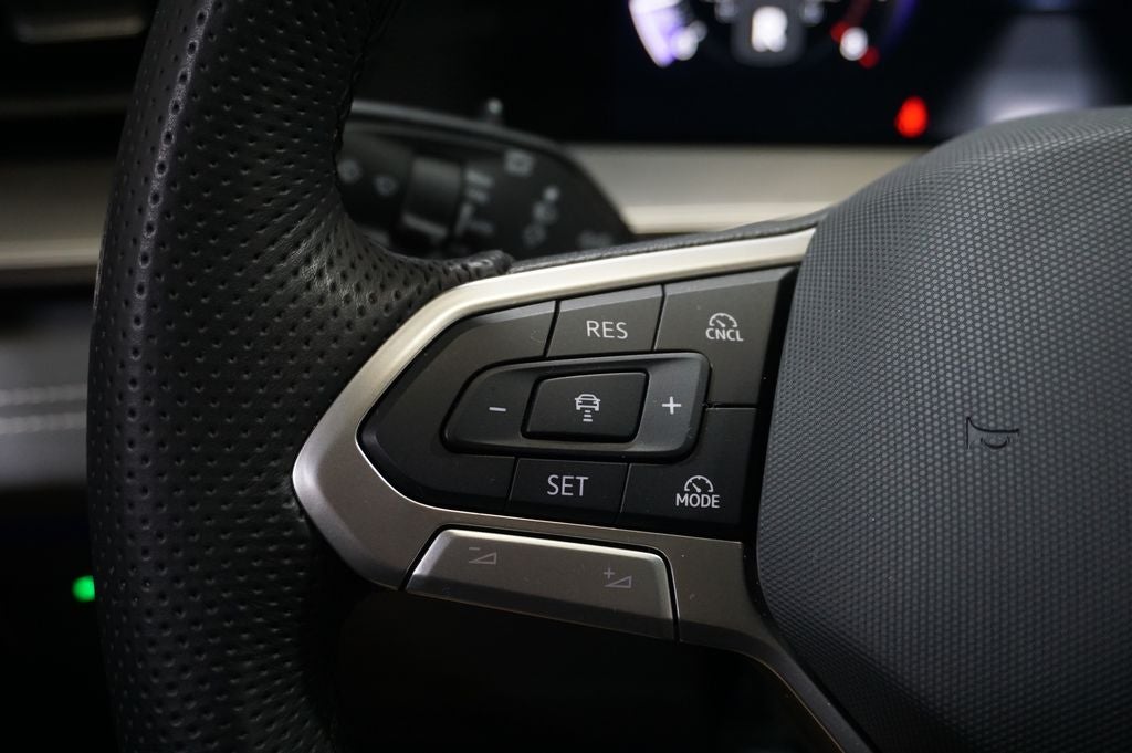 2025 Volkswagen Tiguan 2.0T SE R-Line Black