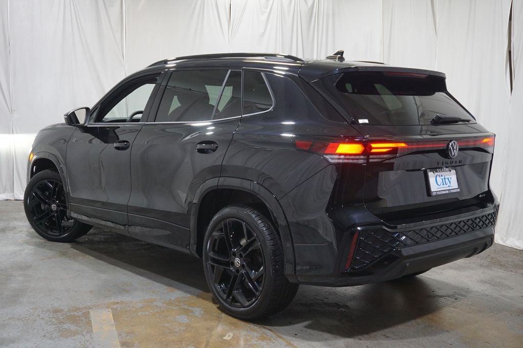 2025 Volkswagen Tiguan 2.0T SE R-Line Black