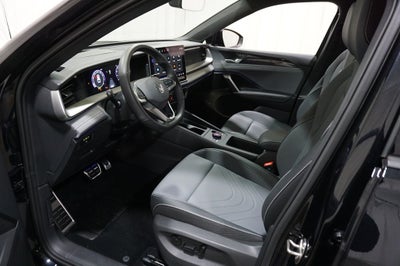 2025 Volkswagen Tiguan 2.0T SE R-Line Black