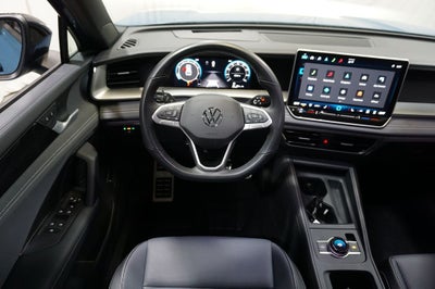 2025 Volkswagen Tiguan 2.0T SE R-Line Black