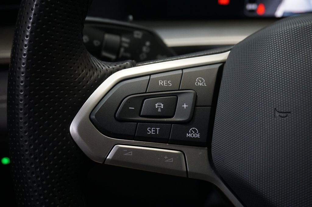 2025 Volkswagen Tiguan 2.0T SE R-Line Black