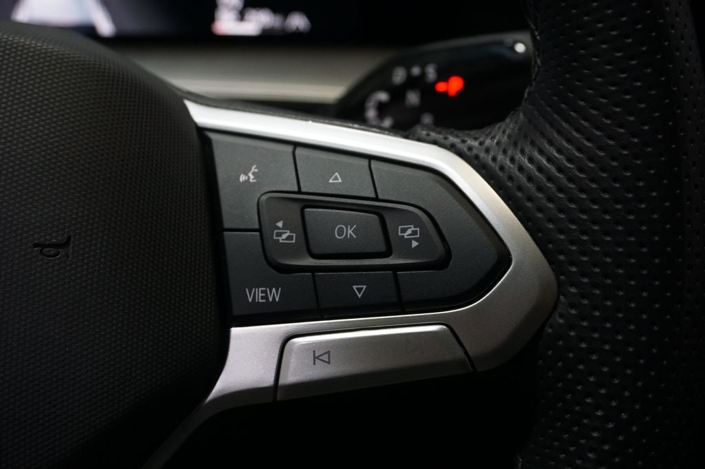 2025 Volkswagen Tiguan 2.0T SE R-Line Black