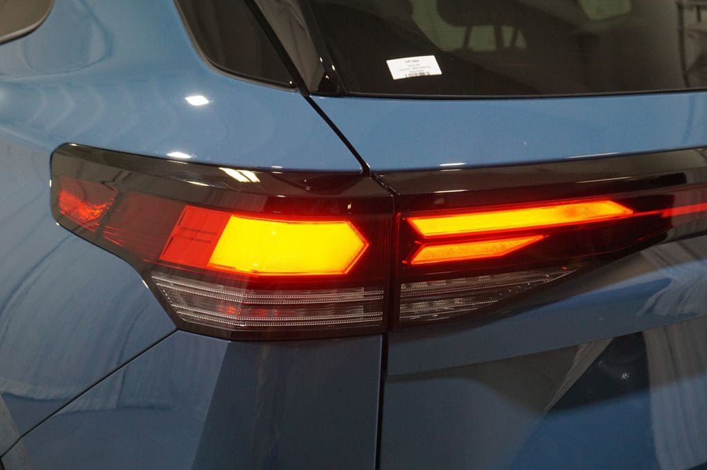 2025 Volkswagen Tiguan 2.0T SE R-Line Black