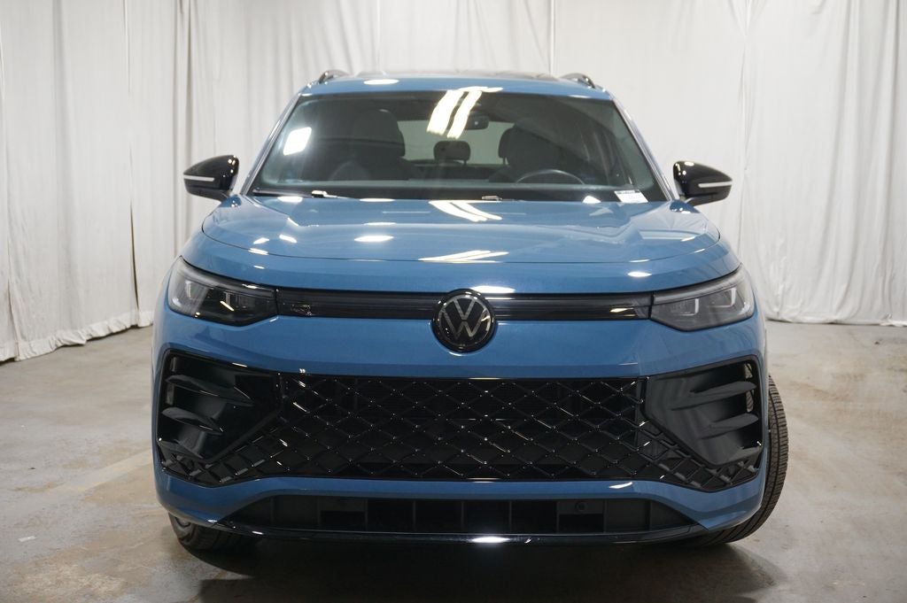 2025 Volkswagen Tiguan 2.0T SE R-Line Black