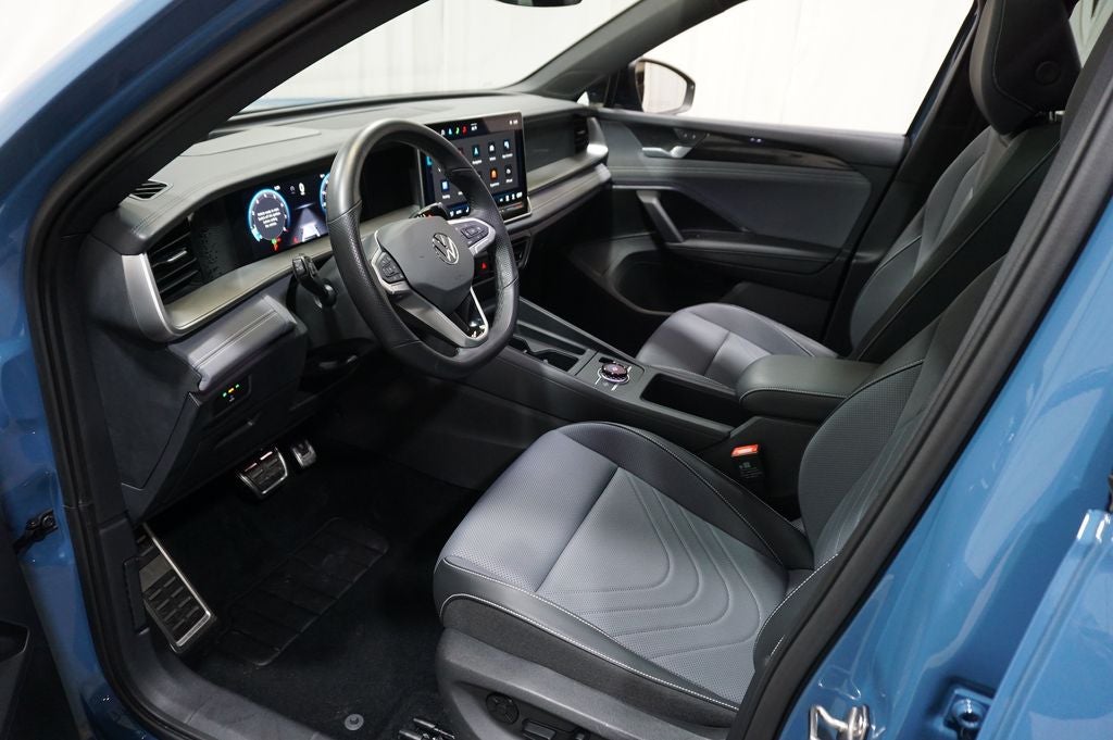 2025 Volkswagen Tiguan 2.0T SE R-Line Black