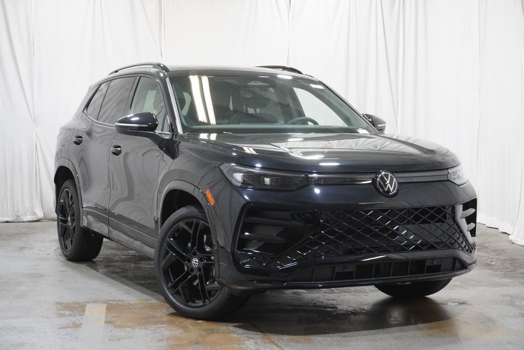 2026 Volkswagen Tiguan 2.0T SE R-Line Black