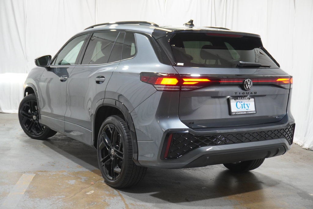 2025 Volkswagen Tiguan 2.0T SE R-Line Black