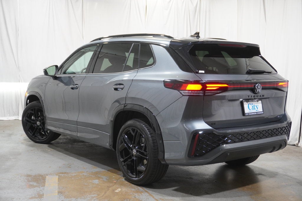 2025 Volkswagen Tiguan 2.0T SE R-Line Black