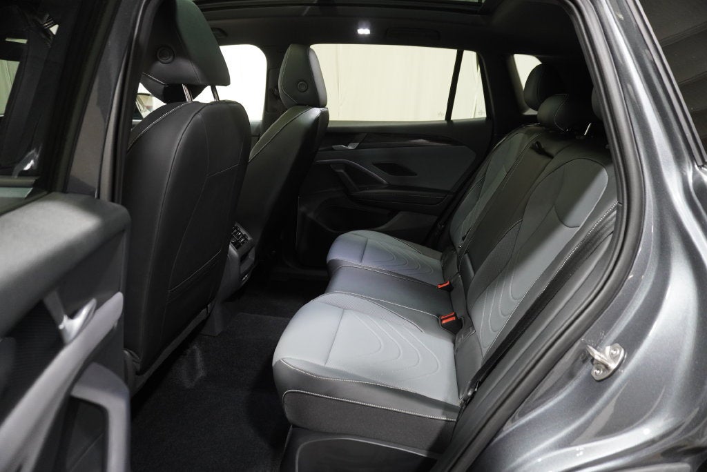 2025 Volkswagen Tiguan 2.0T SE R-Line Black