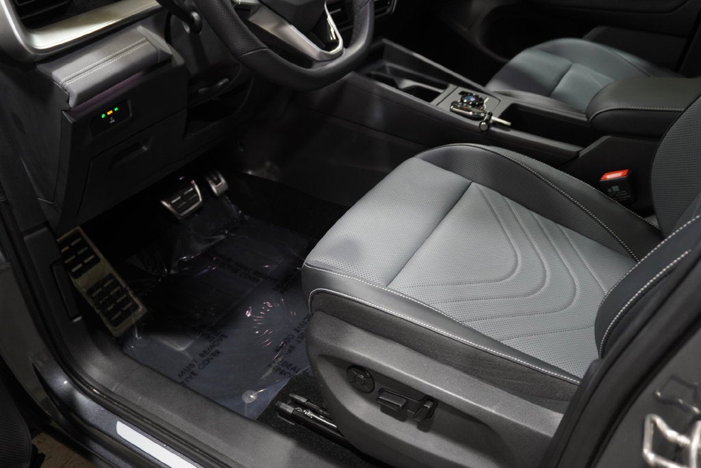 2025 Volkswagen Tiguan 2.0T SE R-Line Black