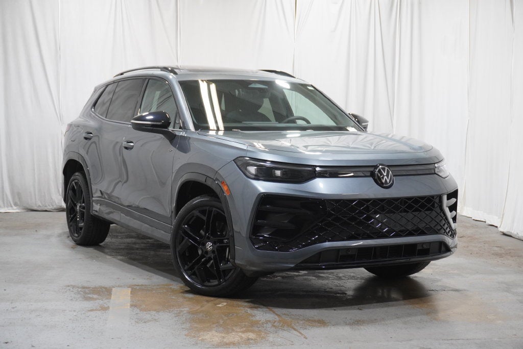 2025 Volkswagen Tiguan 2.0T SE R-Line Black
