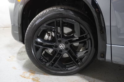 2025 Volkswagen Tiguan 2.0T SE R-Line Black