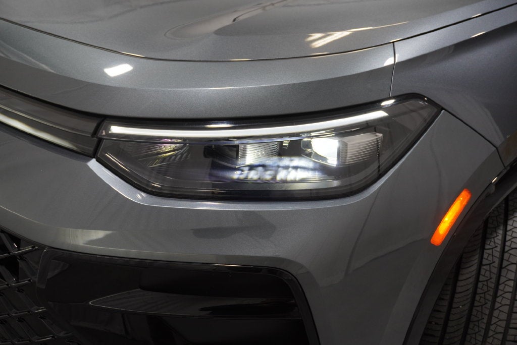 2025 Volkswagen Tiguan 2.0T SE R-Line Black