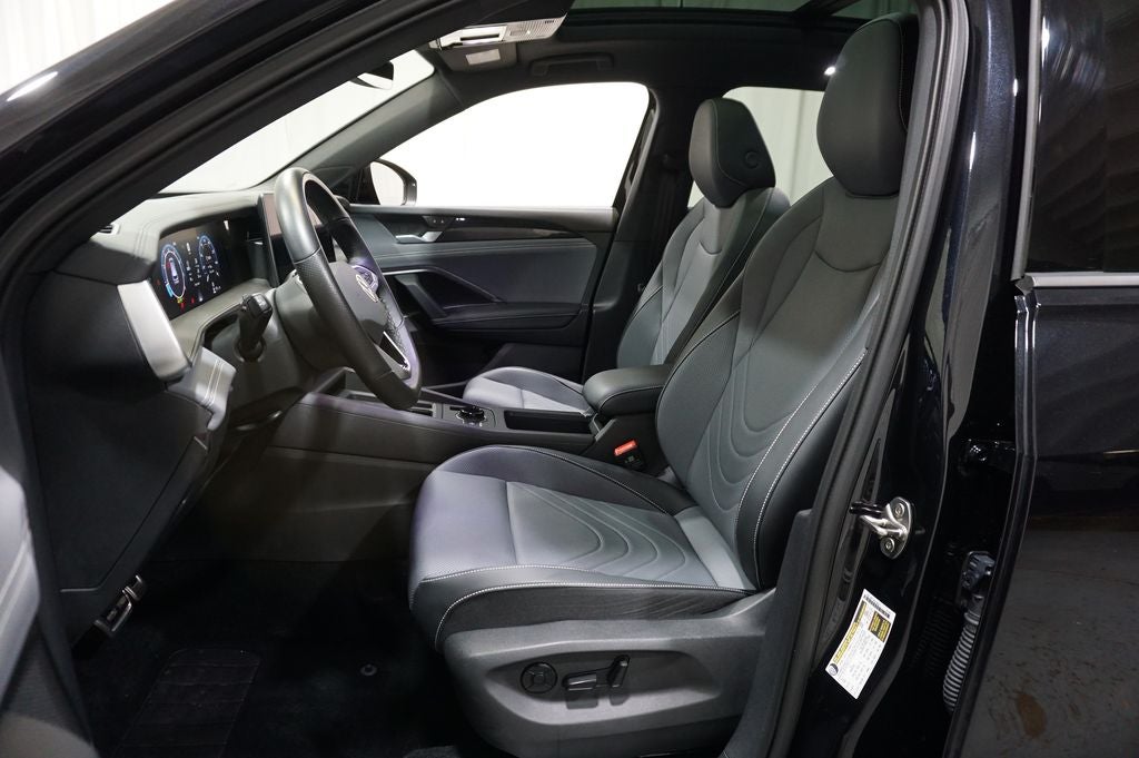 2025 Volkswagen Tiguan 2.0T SE R-Line Black