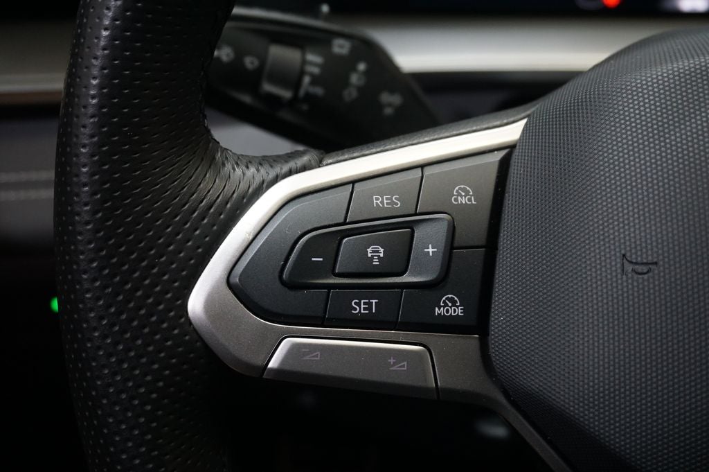 2025 Volkswagen Tiguan 2.0T SE R-Line Black
