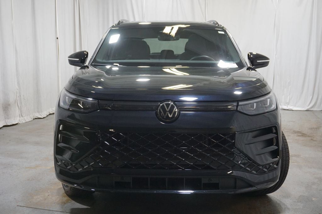 2025 Volkswagen Tiguan 2.0T SE R-Line Black