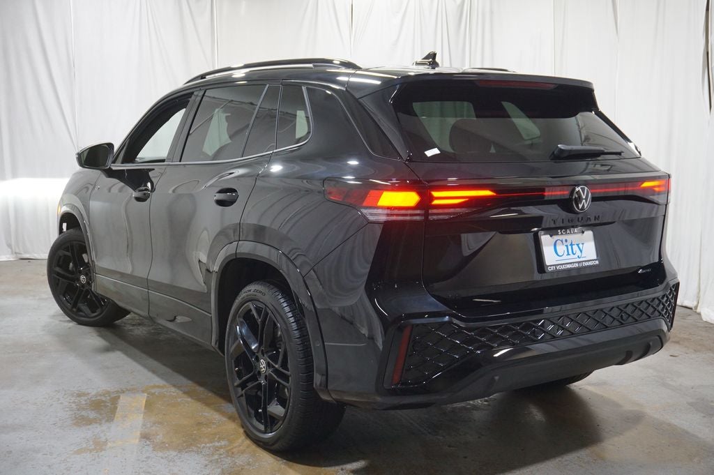 2025 Volkswagen Tiguan 2.0T SE R-Line Black