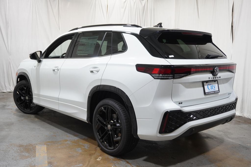 2026 Volkswagen Tiguan 2.0T SE R-Line Black