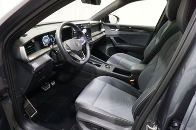 2025 Volkswagen Tiguan 2.0T SE R-Line Black