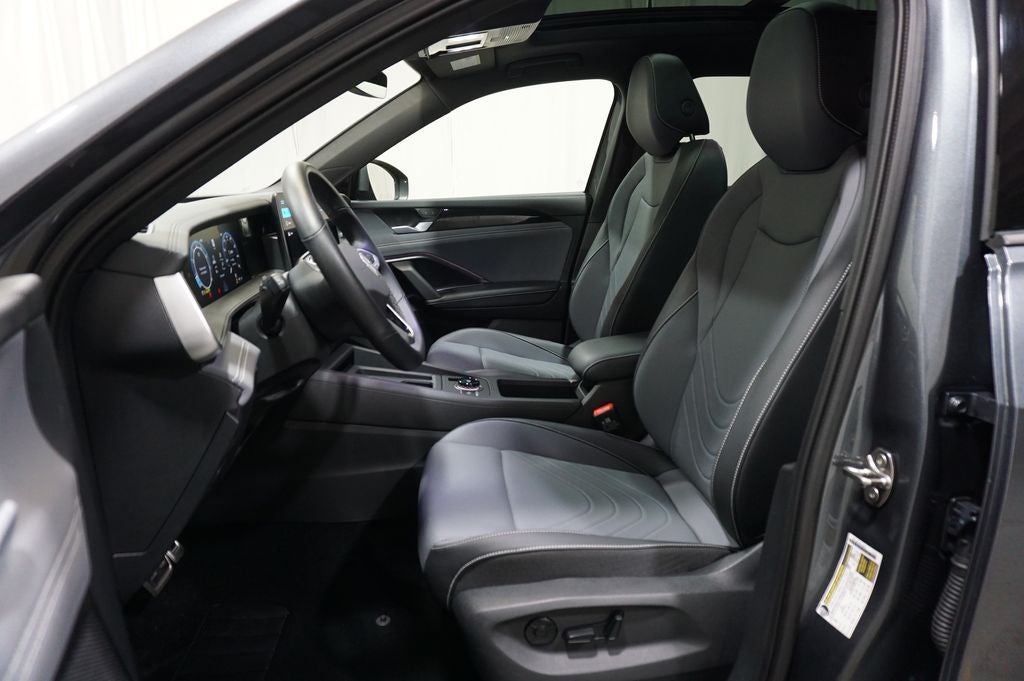 2025 Volkswagen Tiguan 2.0T SE R-Line Black