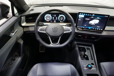 2025 Volkswagen Tiguan 2.0T SE R-Line Black