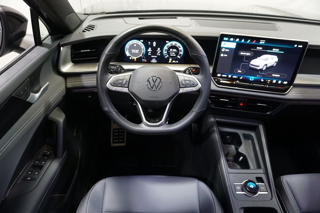 2025 Volkswagen Tiguan 2.0T SE R-Line Black