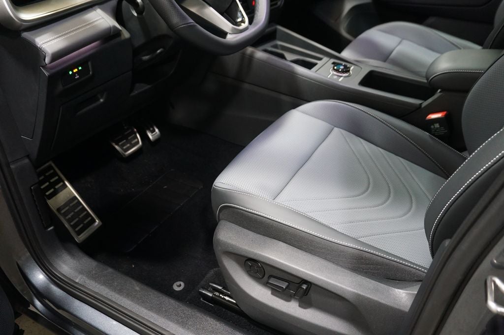 2025 Volkswagen Tiguan 2.0T SE R-Line Black