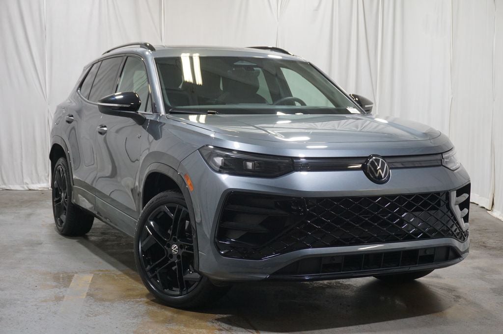 2025 Volkswagen Tiguan 2.0T SE R-Line Black