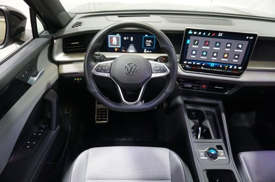 2025 Volkswagen Tiguan 2.0T SE R-Line Black