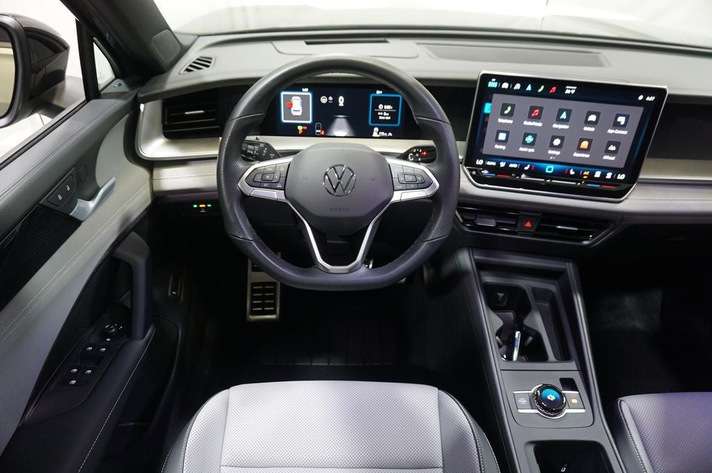 2025 Volkswagen Tiguan 2.0T SE R-Line Black