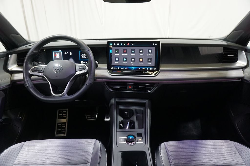 2025 Volkswagen Tiguan 2.0T SE R-Line Black