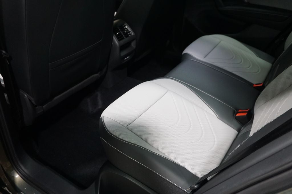 2025 Volkswagen Tiguan 2.0T SE R-Line Black