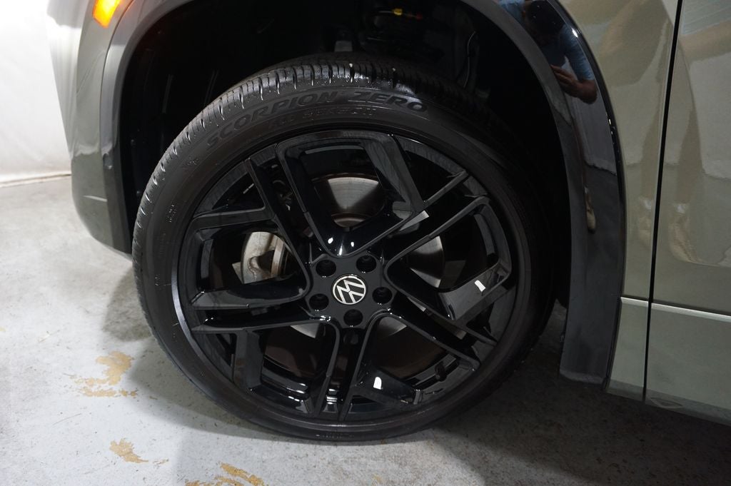 2025 Volkswagen Tiguan 2.0T SE R-Line Black