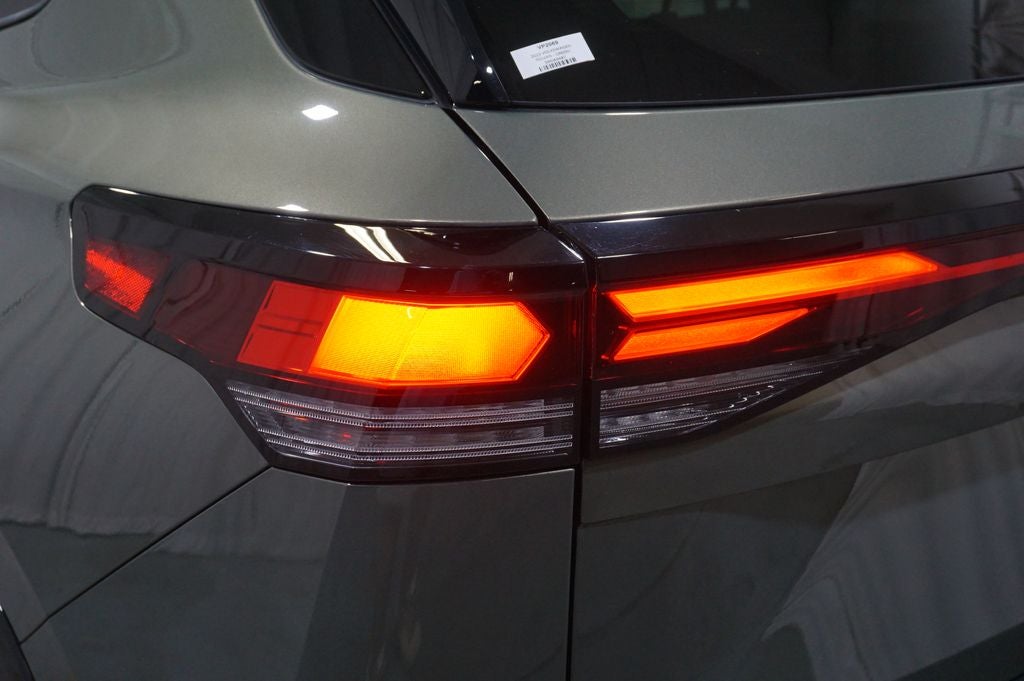 2025 Volkswagen Tiguan 2.0T SE R-Line Black