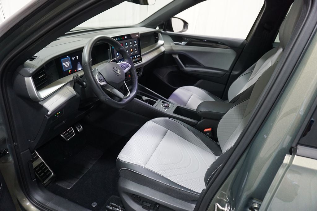 2025 Volkswagen Tiguan 2.0T SE R-Line Black