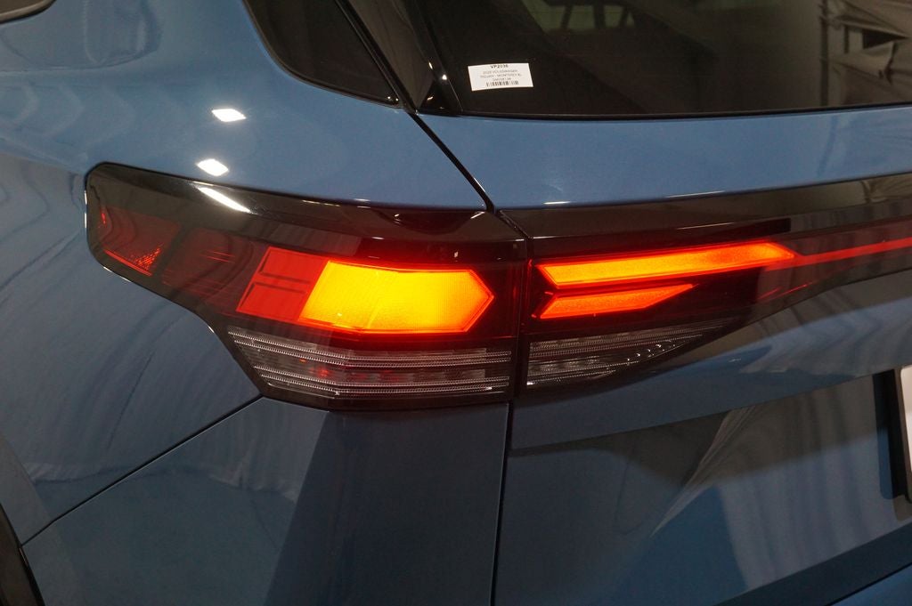 2025 Volkswagen Tiguan 2.0T SE R-Line Black