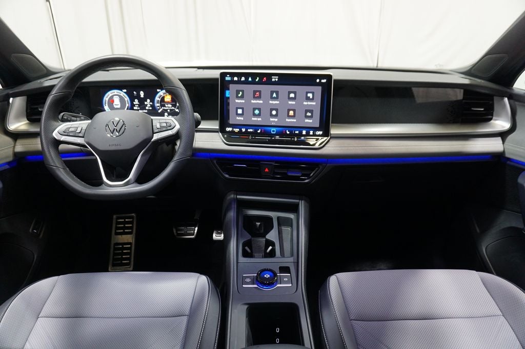 2025 Volkswagen Tiguan 2.0T SE R-Line Black