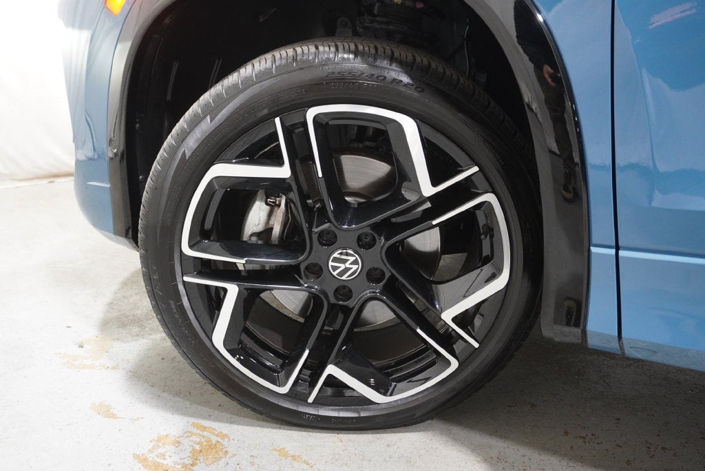 2025 Volkswagen Tiguan 2.0T SEL R-Line