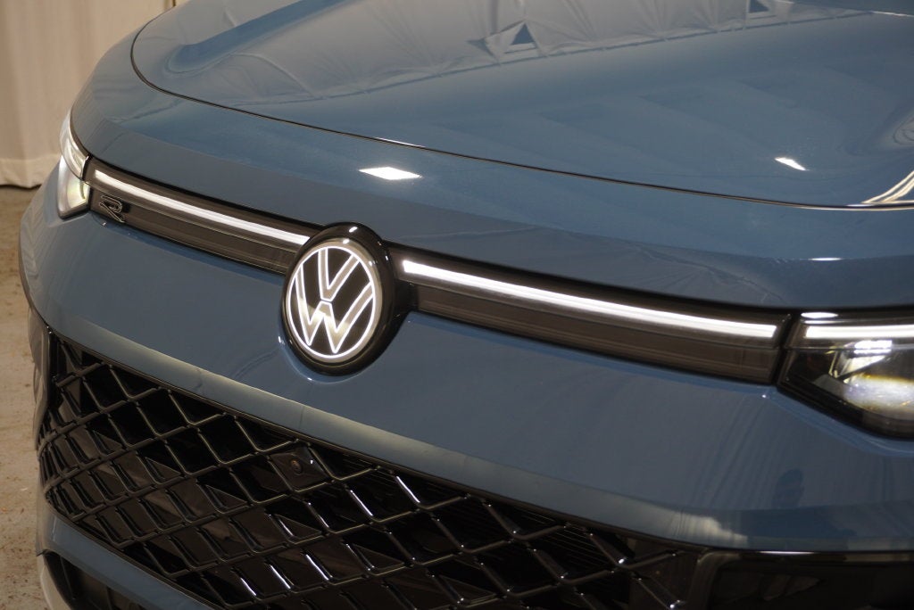 2025 Volkswagen Tiguan 2.0T SEL R-Line