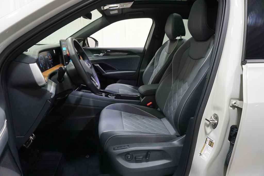2025 Volkswagen Tiguan 2.0T SEL R-Line
