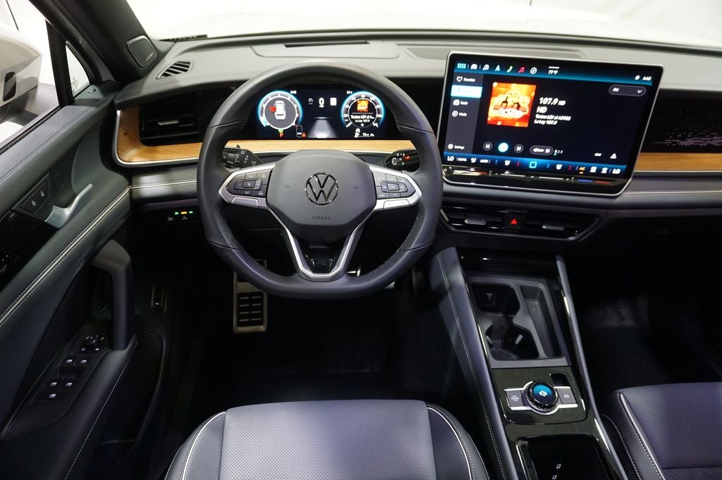 2025 Volkswagen Tiguan 2.0T SEL R-Line