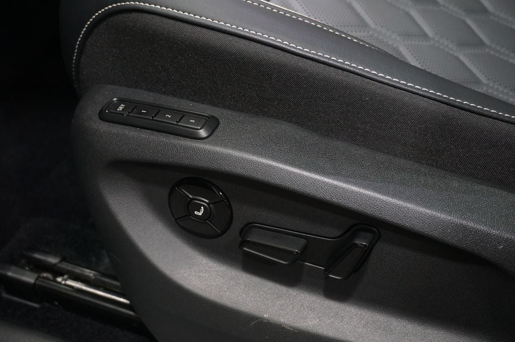 2025 Volkswagen Tiguan 2.0T SEL R-Line