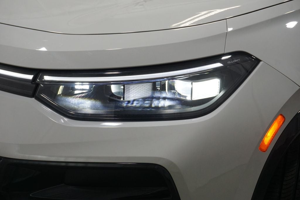 2025 Volkswagen Tiguan 2.0T SEL R-Line