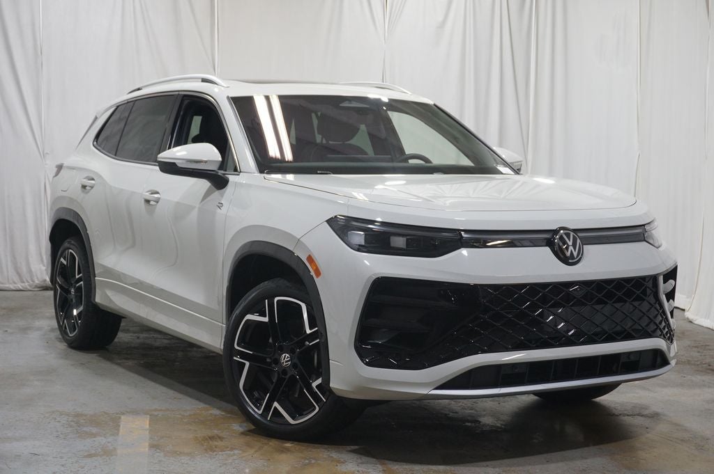 2025 Volkswagen Tiguan 2.0T SEL R-Line