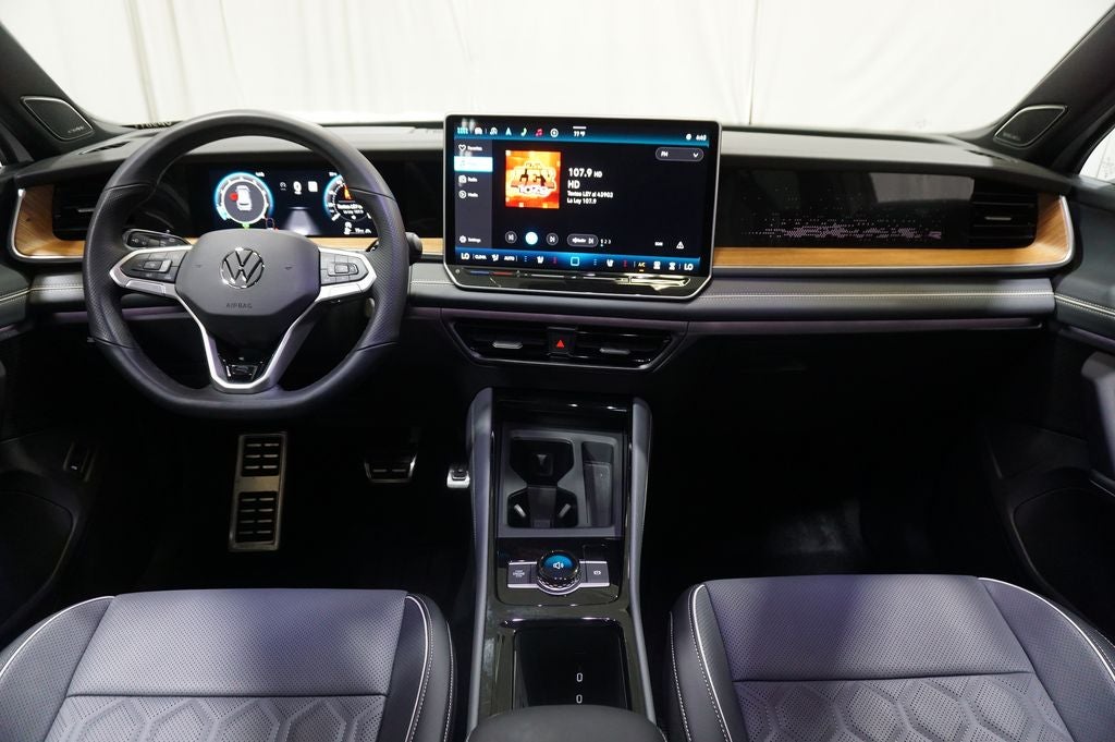 2025 Volkswagen Tiguan 2.0T SEL R-Line