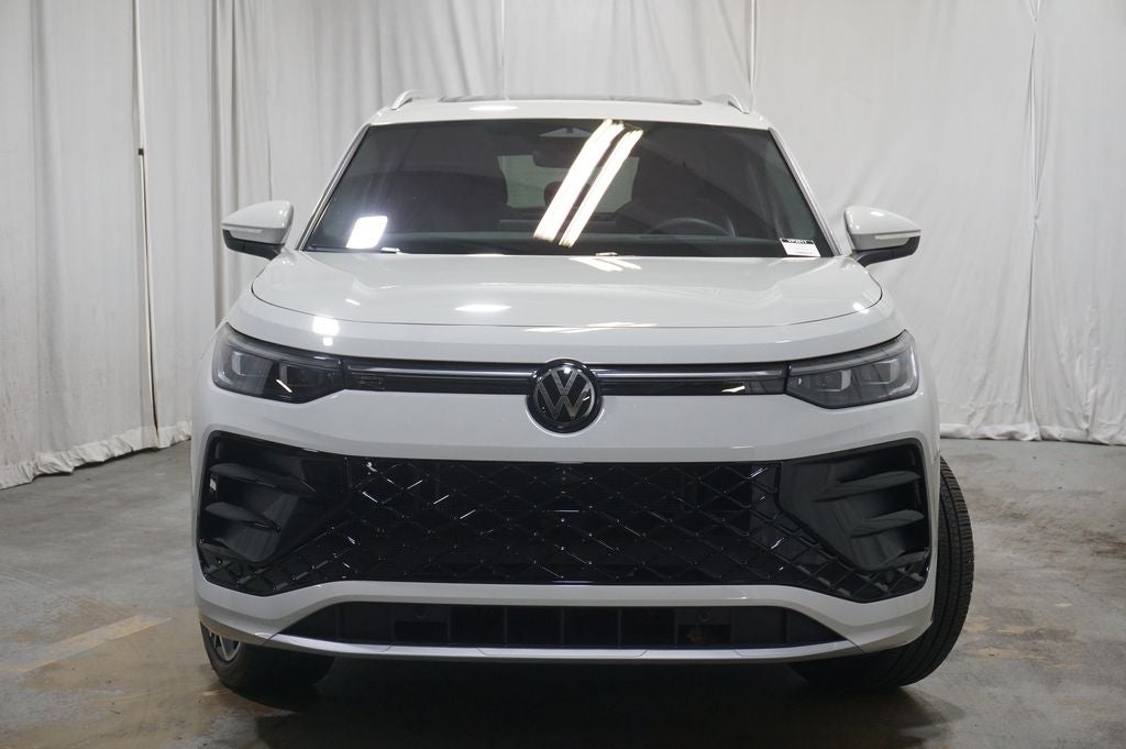 2025 Volkswagen Tiguan 2.0T SEL R-Line